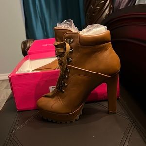 Bootie heel